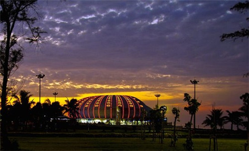 諻家焖客砂锅饭